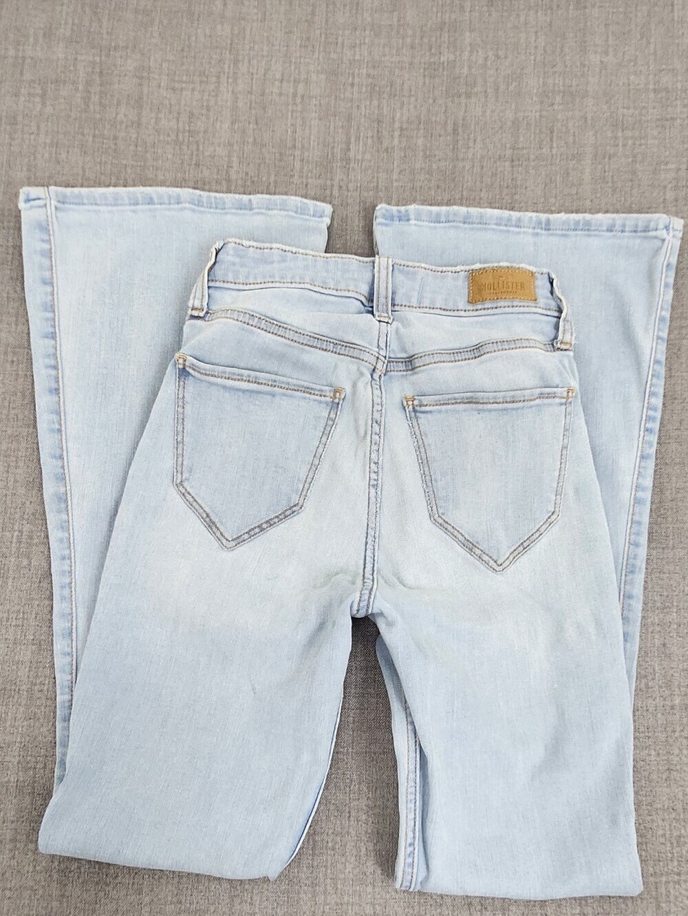 Hollister Curvy High-Rise Flare Soft Stretch Denim Jeans. W27R - Picture 3 of 12